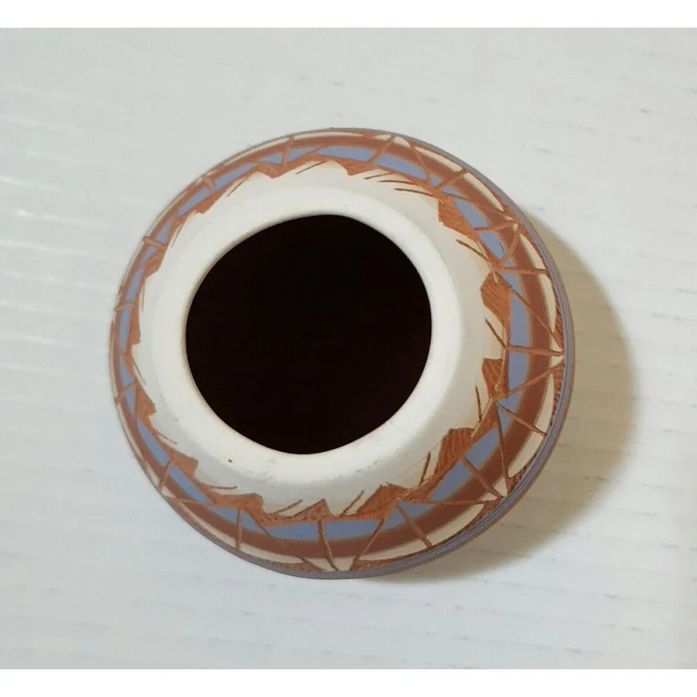 Navajo Native American Etched Pottery Vase Pot Brown Blue White 3.5 Signed Ella